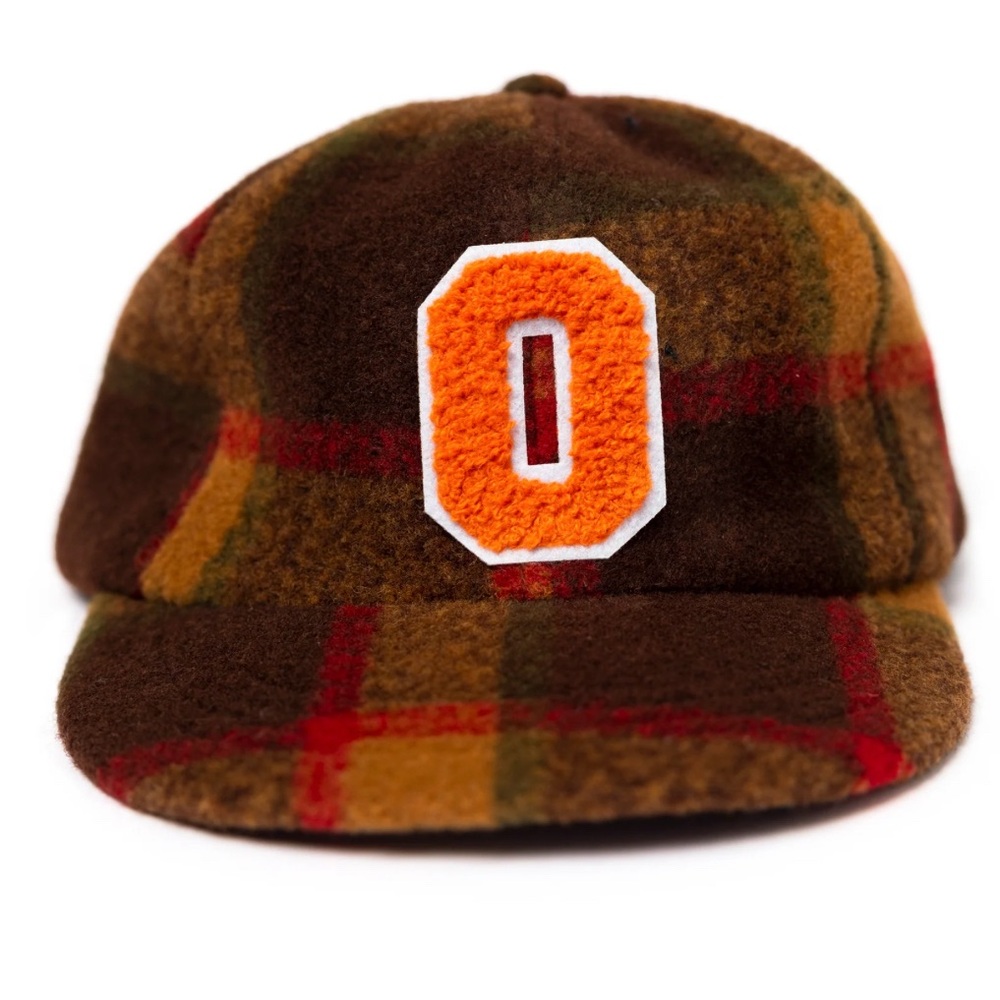 Oyster holding Capital O Wool Hat (Orange/Brown) - Picture 3 of 4